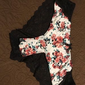 Floral skull cheeky panty